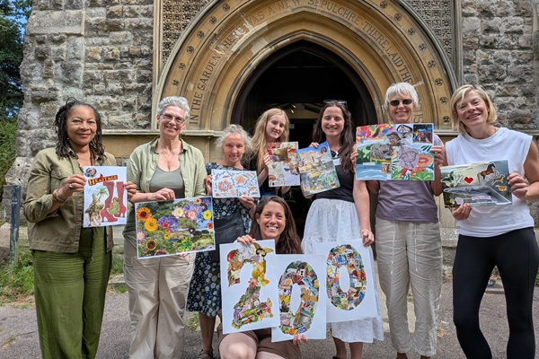 Vision board? Personalised card? Unleash your creativity at the Fixery