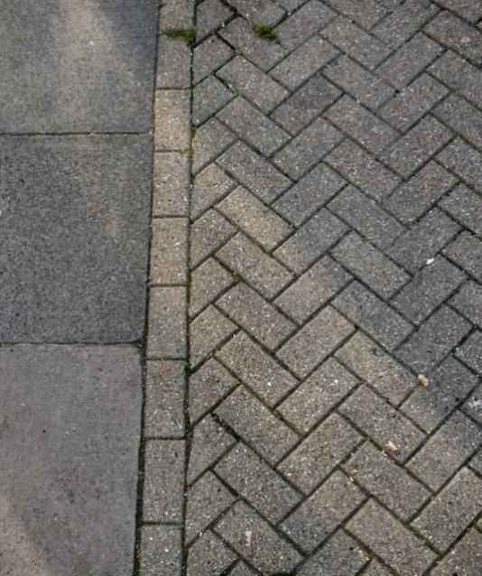 Figure 226 Block paving in herringbone pattern