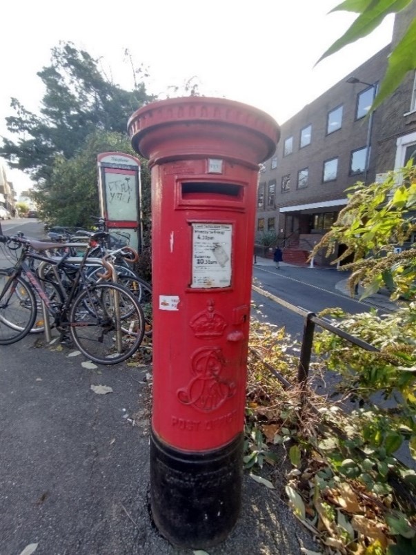 Figure 221 Edward VII postbox