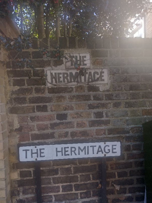 Figure 171 Old and new street signs of The Hermitage