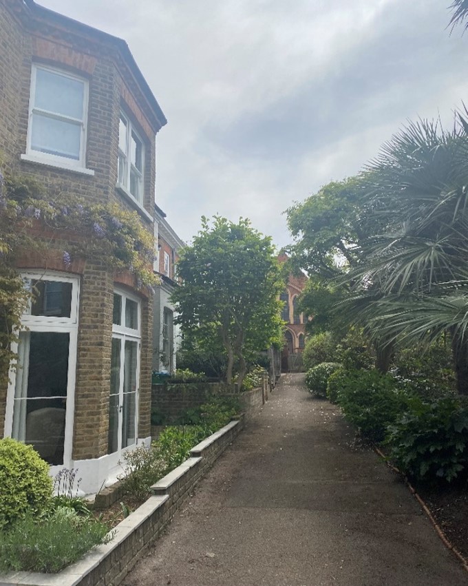 Figure 165 East side of Ormond Avenue showing view of Unitarian church beyond