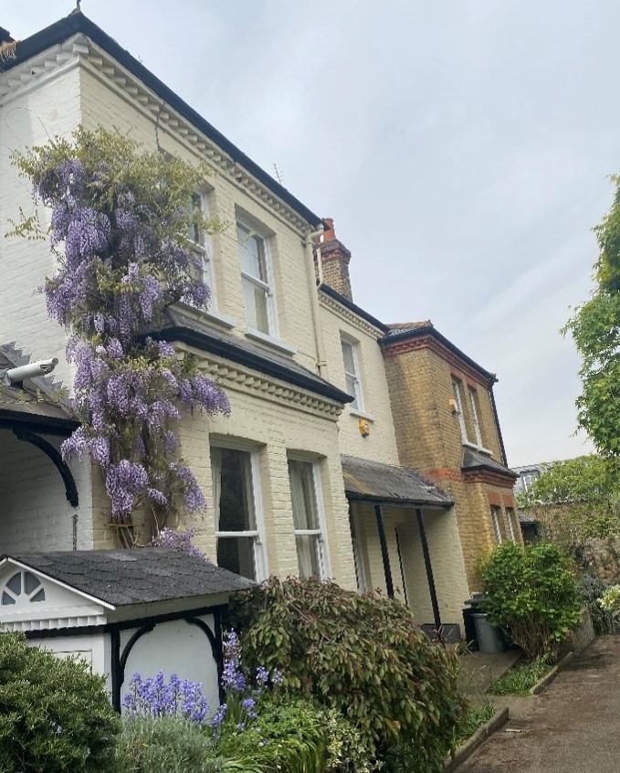 Figure 164 West side of Ormond Avenue showing central communal garden