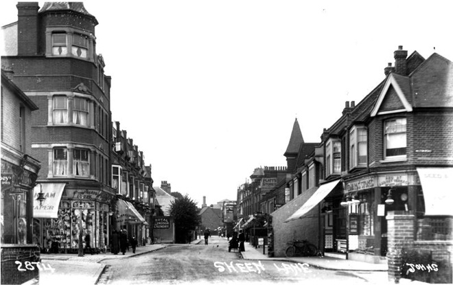 Figure 13: View looking north with no.40 Sheen Lane on the left and no.77 Sheen Lane on the right (c.1920)