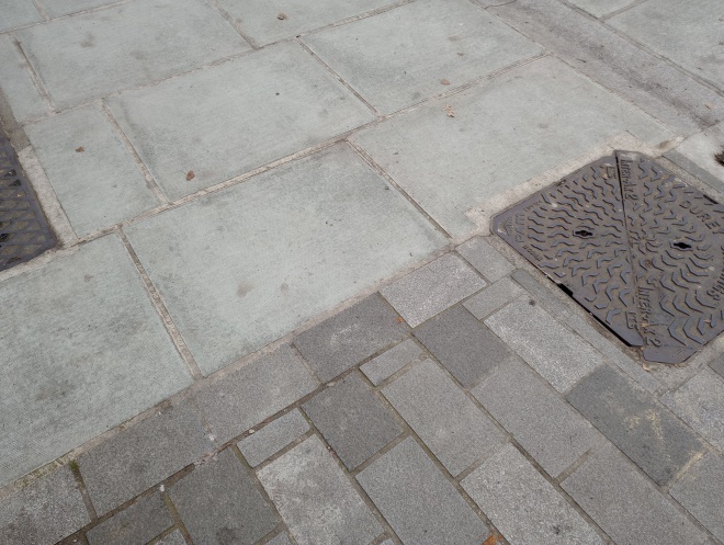 Figure 45: Contrast between the granite setts and concrete pavers