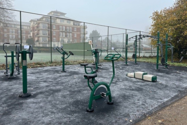 New outdoor gyms installed at Barn Elm Southside and Cambridge Gardens